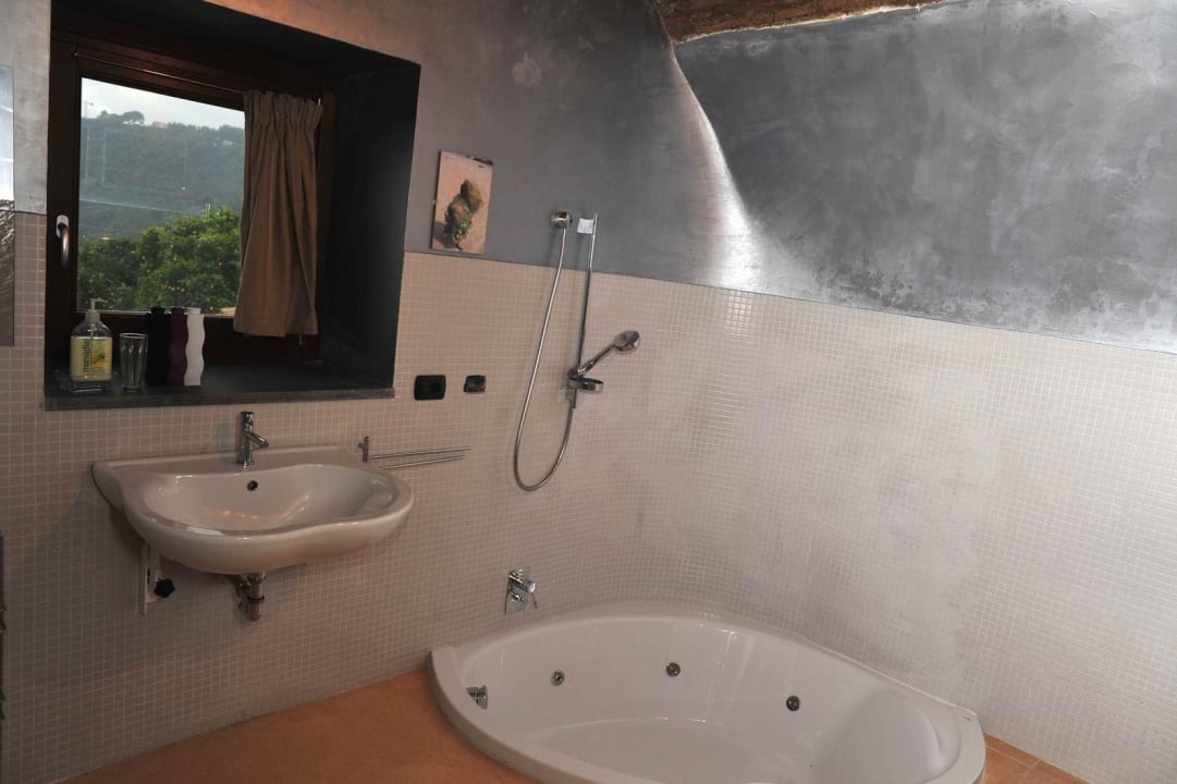 Bathroom deluxe  Hotel Tenuta Santa Tecla