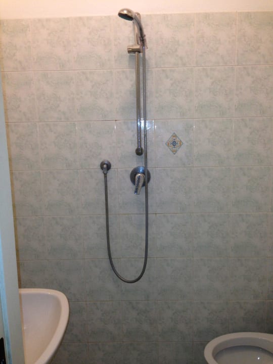 Dusche im Einzelzimmer Hotel Concorde