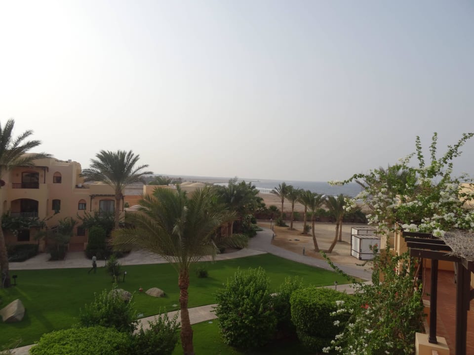 Gartenanlagen werden sehr aufwändig gepflegt Steigenberger Coraya Beach - Adults only