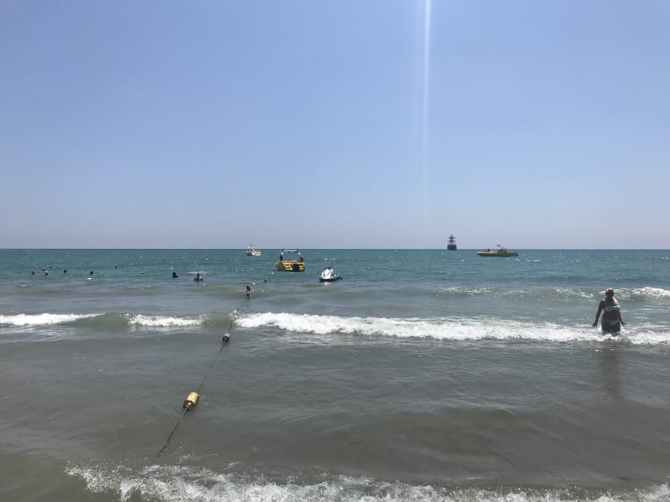 Strand Well Palace Side