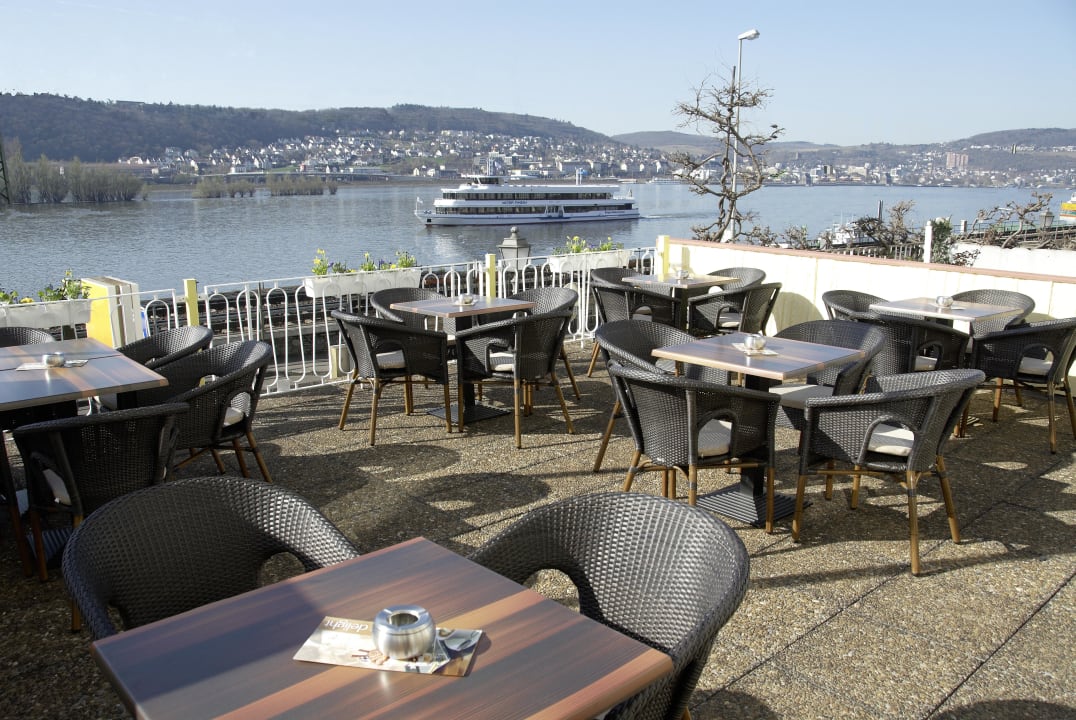 Blick von der Hotel-Restaurantterrasse Parkhotel Rüdesheim