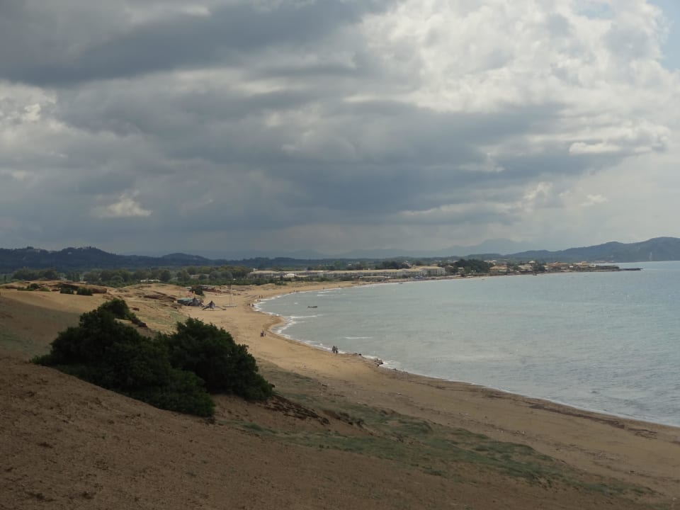 Blick auf das Hotel Sandy Beach Resort