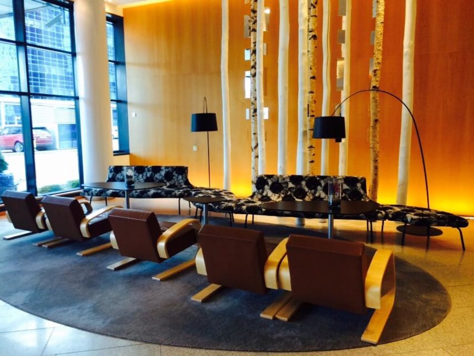 Sehr schönes Flughafenhotel Hilton Helsinki Airport