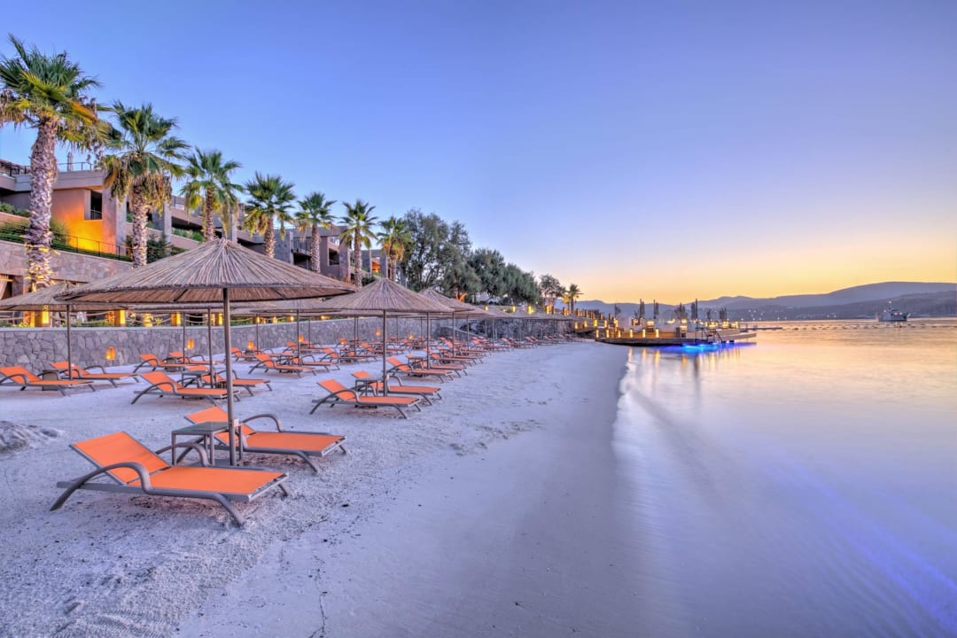 Caresse Bodrum Sunrise Moment of La Plage Beach2_H Caresse a Luxury Collection Resort & Spa Bodrum