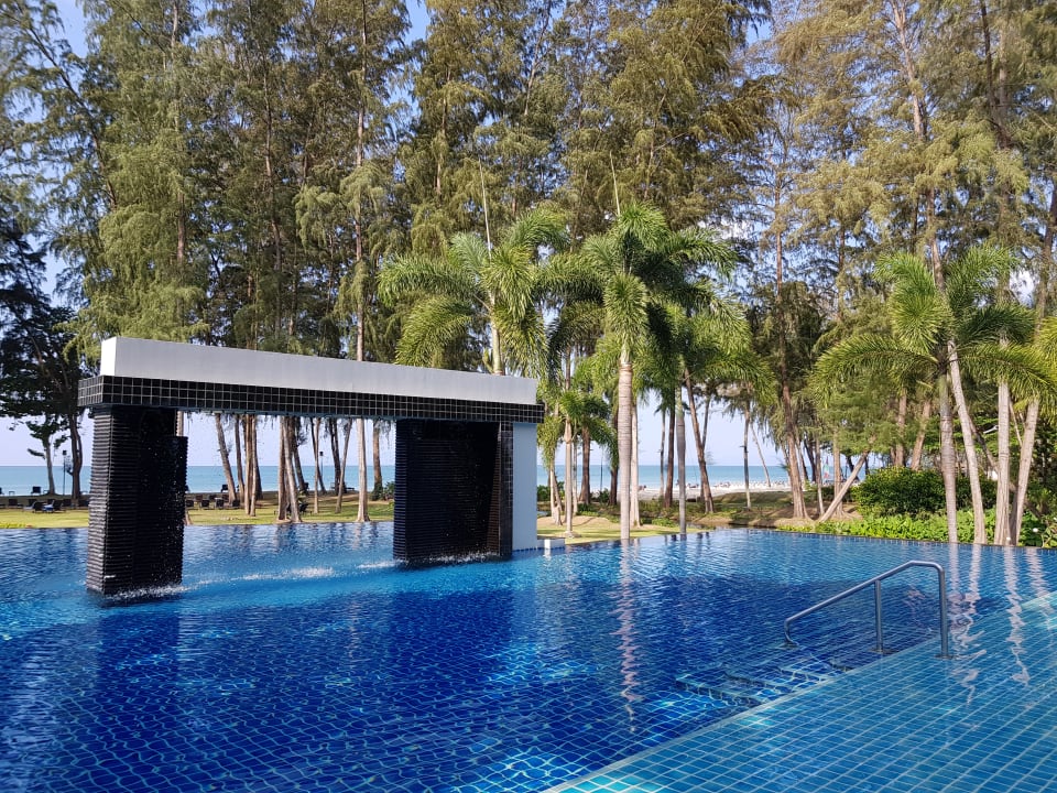 Pool Dusit Thani Krabi Beach Resort