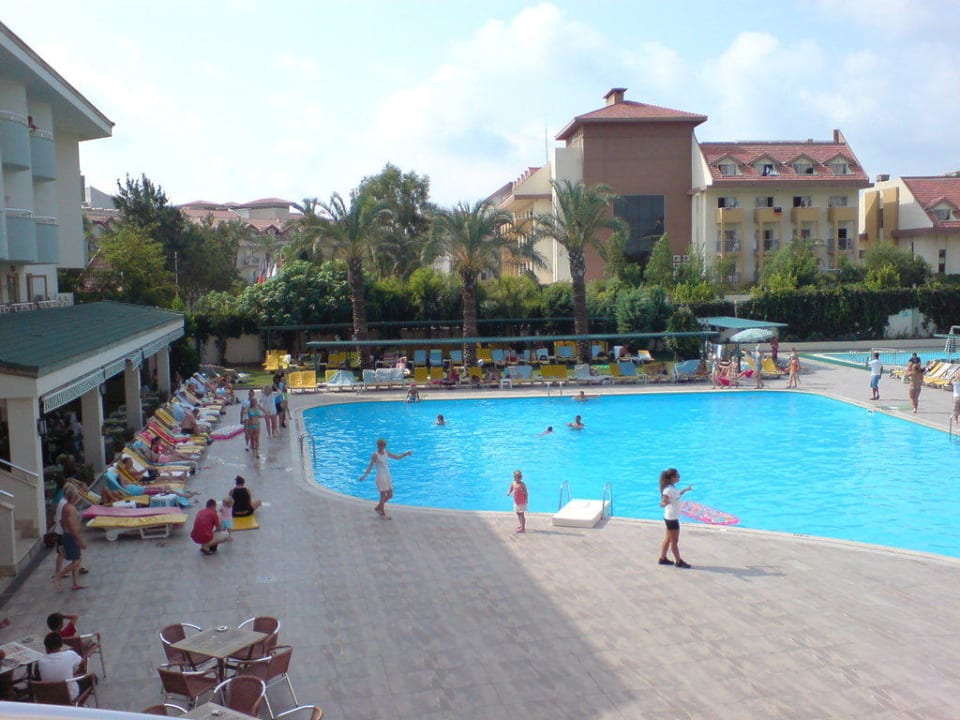 Poolanlage Side Breeze Hotel