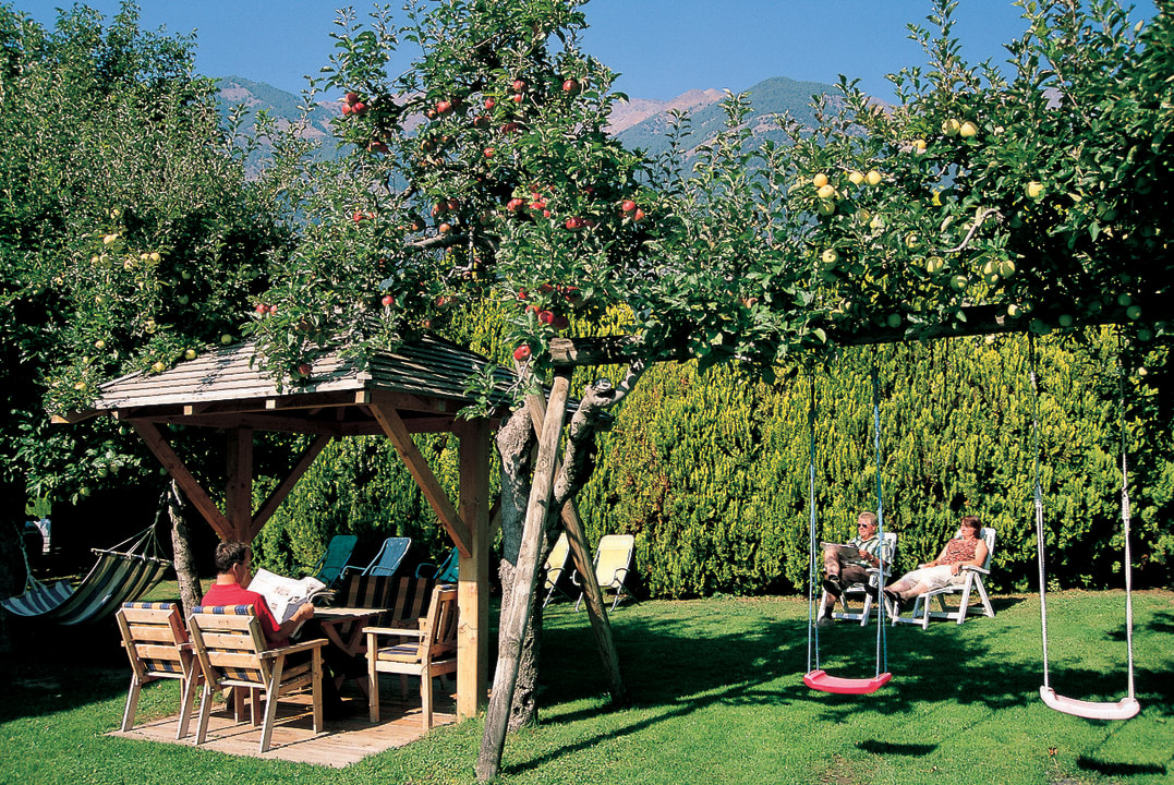 Liegewiese Appartement Haus von Spinn