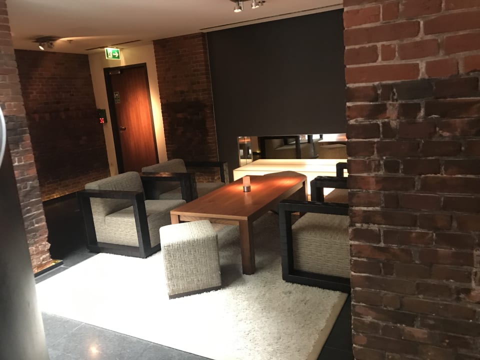 Lobby Mövenpick Hotel Hamburg