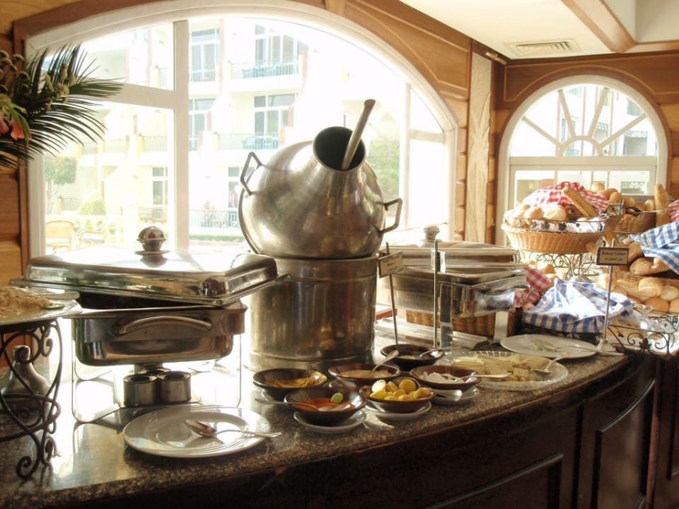 Buffet zum Frühstück Hotel Cataract Pyramids Resort