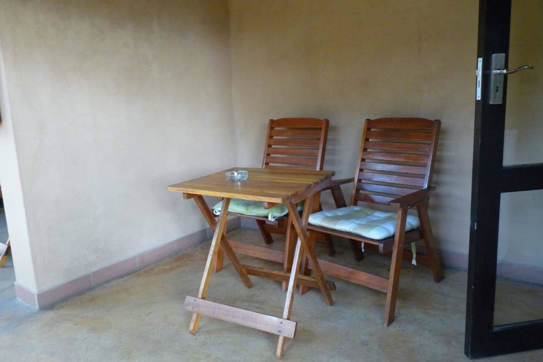 Sitzplatz auf kl.Terrasse Hotel AmaZulu Lodge