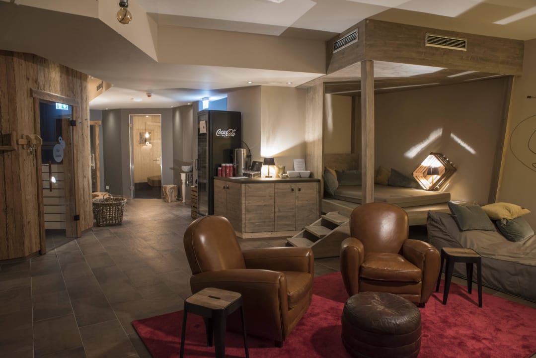 Ruhebereich mit finnischer Sauna Leiners Familienhotel