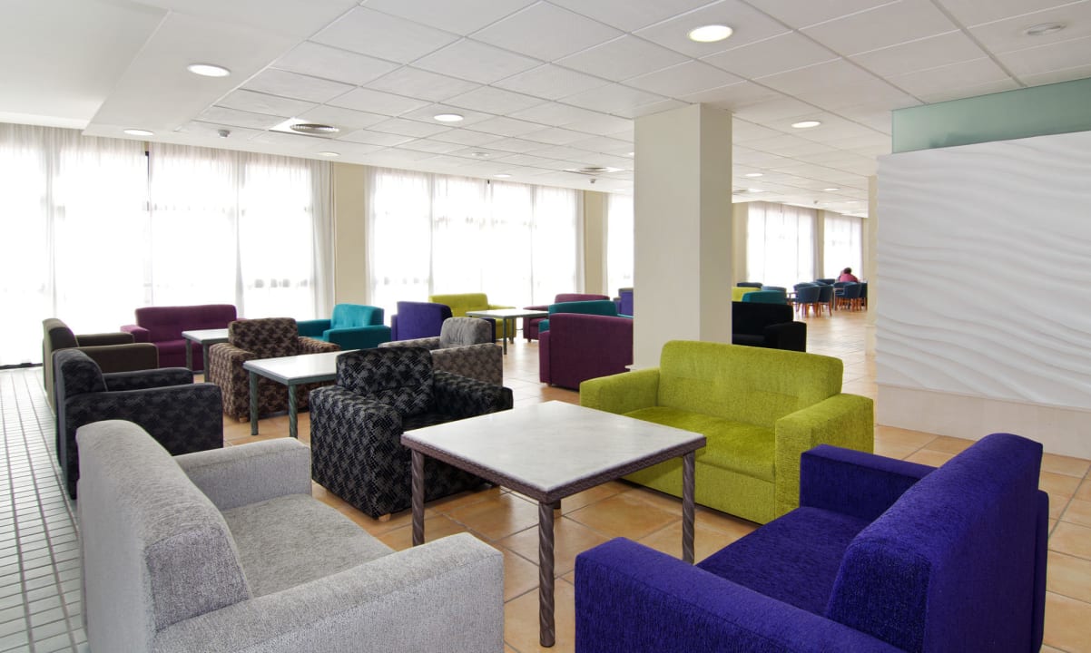 Hall Hotel Puente Real