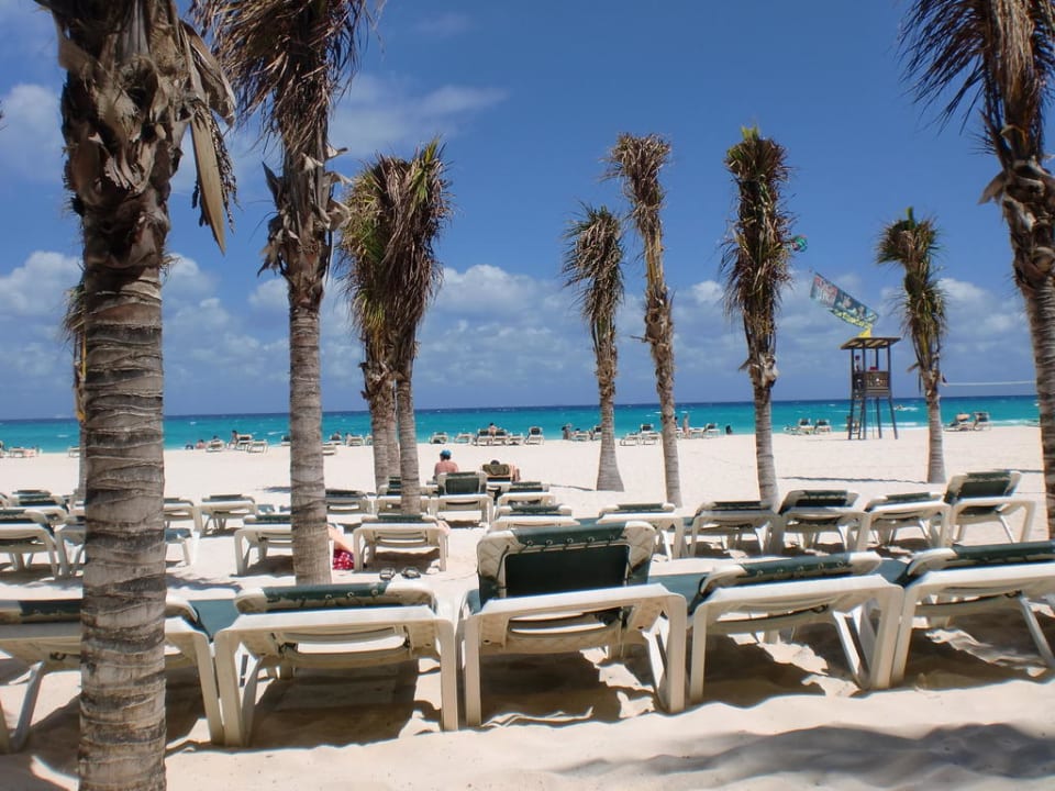 Sehr sehr schöner Strand Hotel Riu Tequila