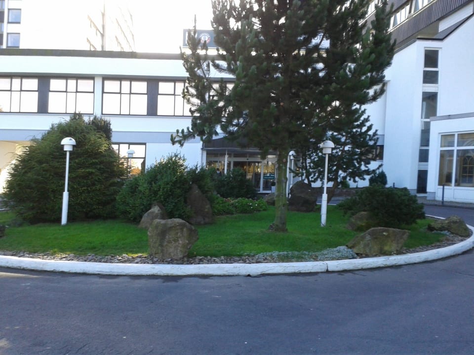 Das Eingangsrondell AHORN Panorama Hotel Oberhof