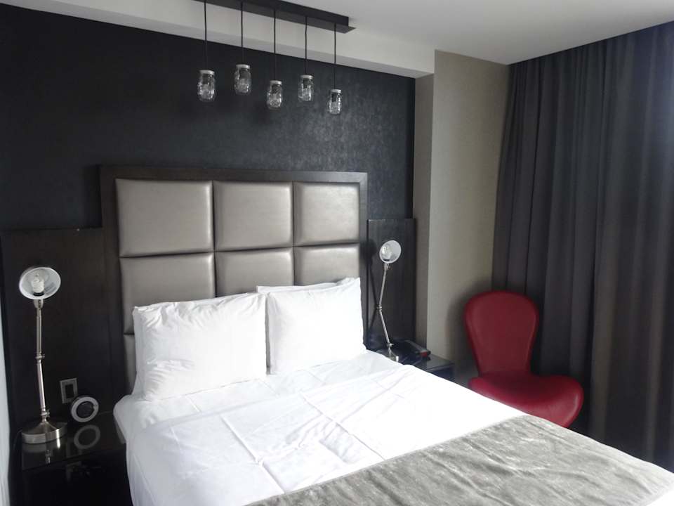 Bett in Zimmer 902 Z Hotel NYC