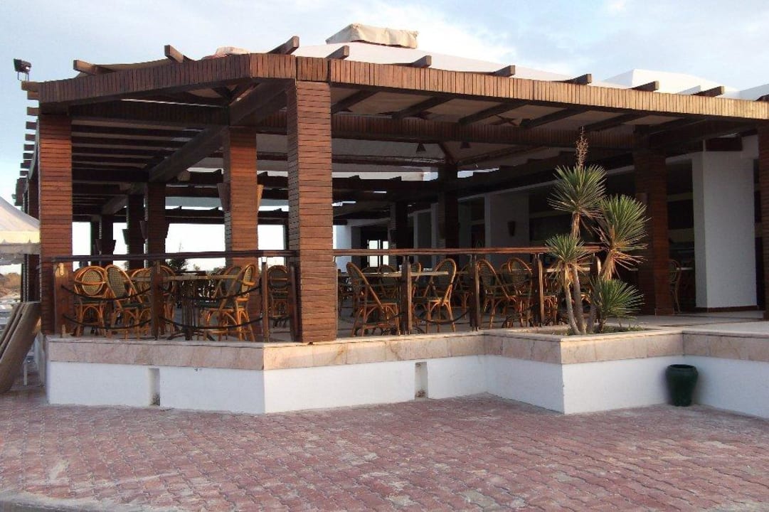 Das Strandrestaurant für das Mittagessen Djerba Plaza Thalasso & Spa