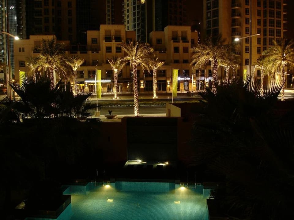 Poolanlage bei Nacht Hotel Boulevard, Autograph Collection