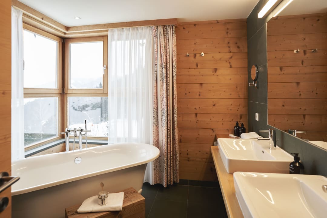 Zimmer Holzhotel Forsthofalm