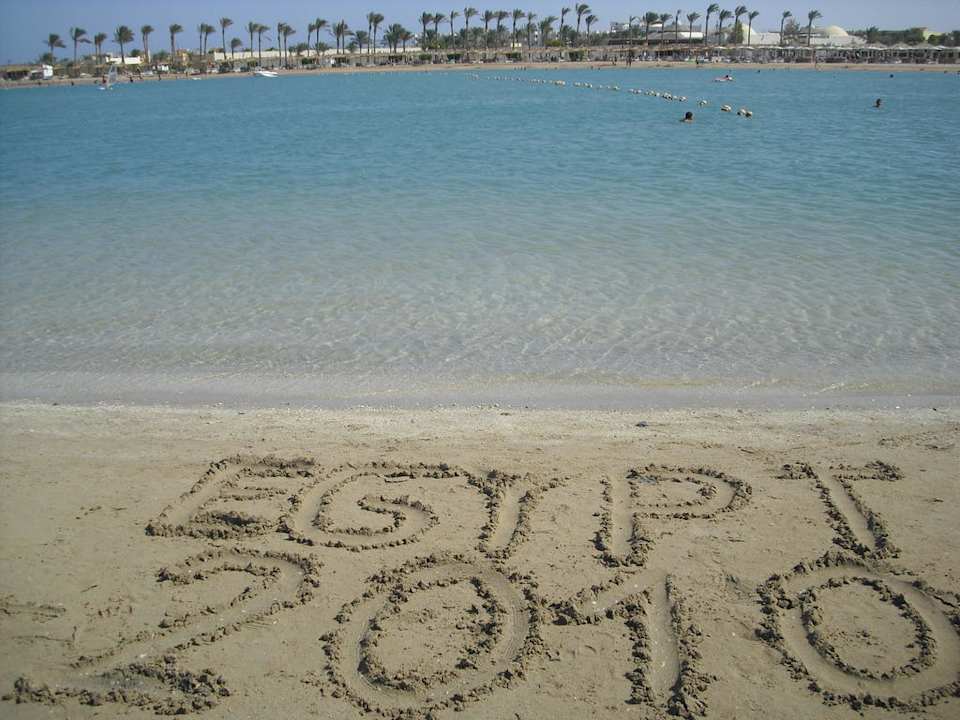 Klares Wasser am Strand Pickalbatros Alf Leila Wa Leila Resort - Neverland Hurghada