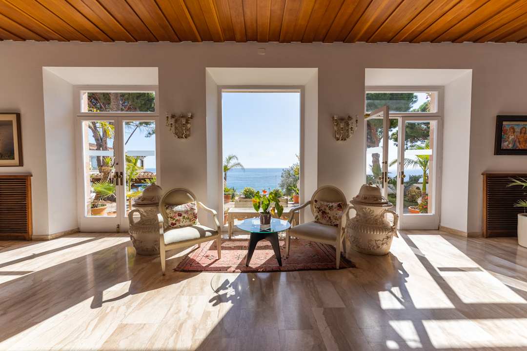 Lobby Hotel Roger de Flor Seleqtta