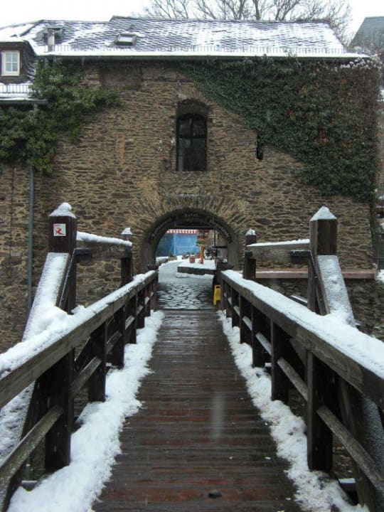 Brücke zum Schloßhotel Hotel Schloss Rheinfels