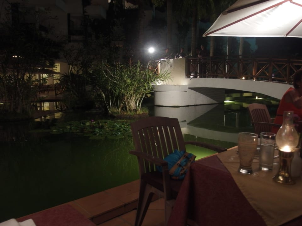 Zwischen den Restaurants Hotel Lanka Princess Ayurveda