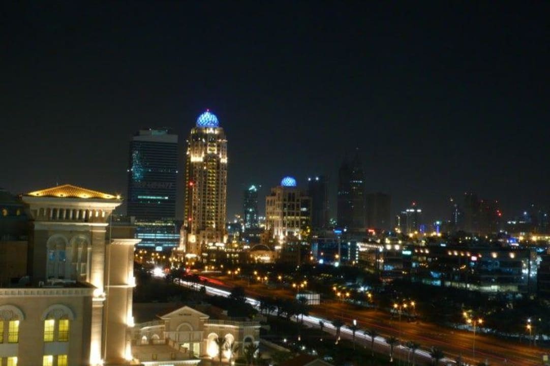 Blick aus dem Treppenhaus des 10. Stock Le Meridien Mina Seyahi Beach Resort & Waterpark