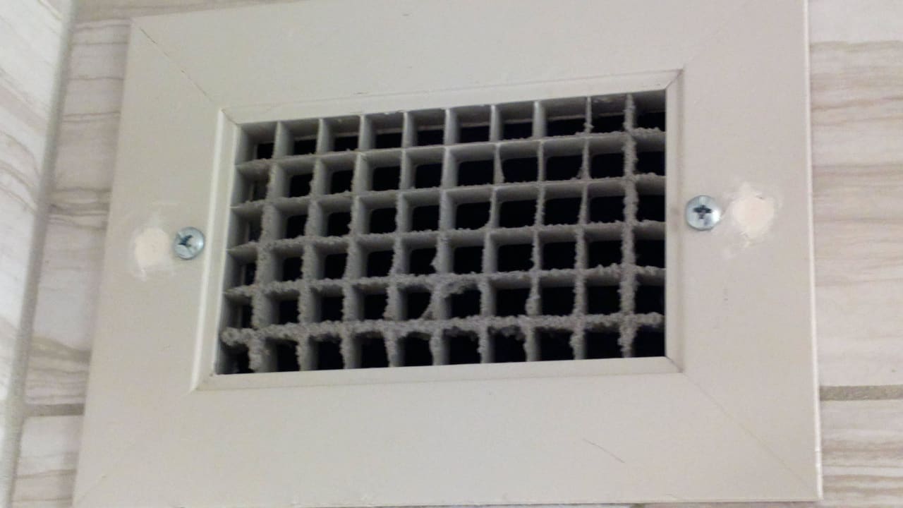 Lüftung in der Dusche verdreckt Hotel Marriott San Francisco Airport Waterfront