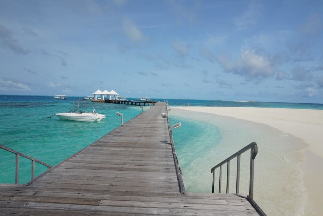 Sandzunge hat sich verschoben unter den Steg Diamonds Thudufushi