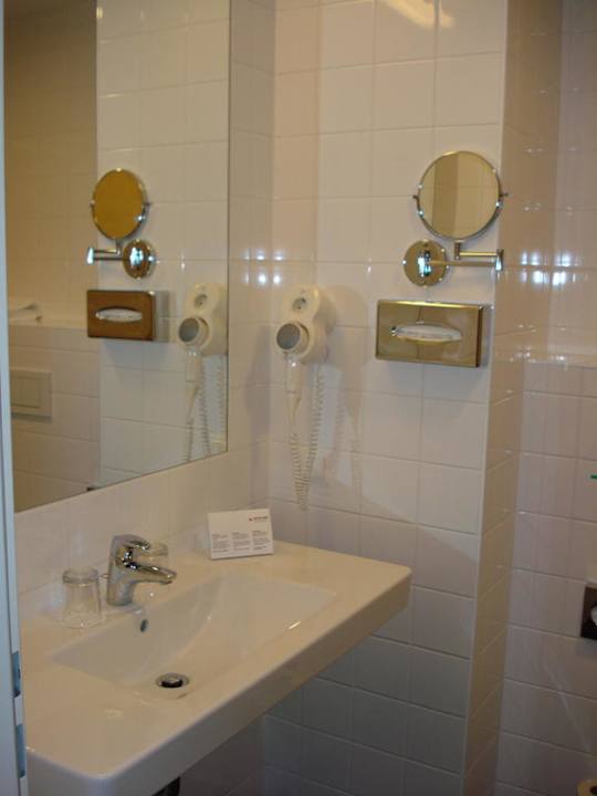 Badezimmer Four Points Flex by Sheraton Vienna Hauptbahnhof