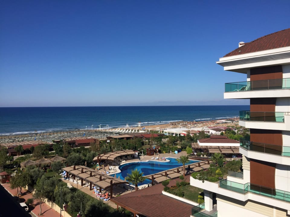 Ausblick Commodore Elite Suites & Spa - Adults only