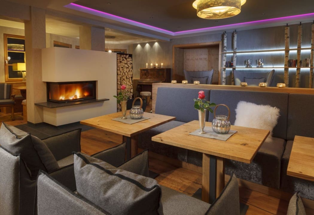 ALPIN LOUNGE Verwöhn- und Wellnesshotel Walserhof