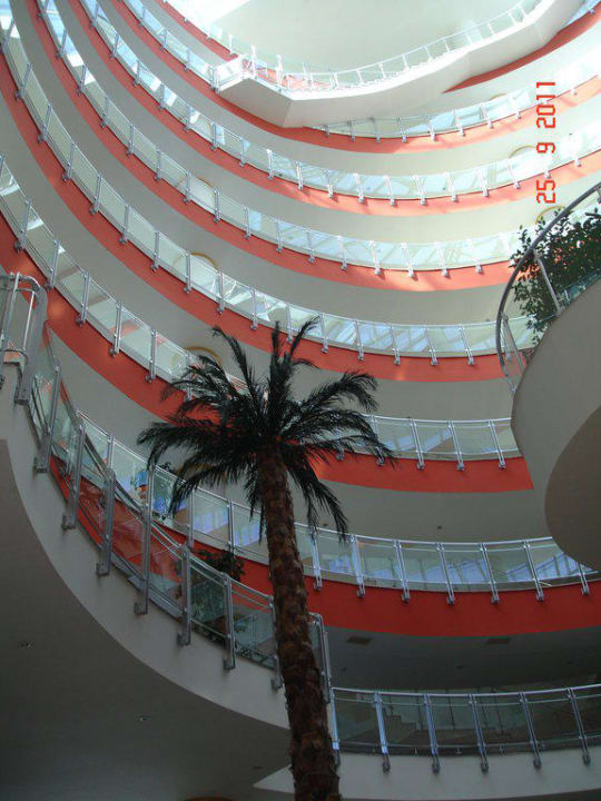Lobby Crystal Admiral