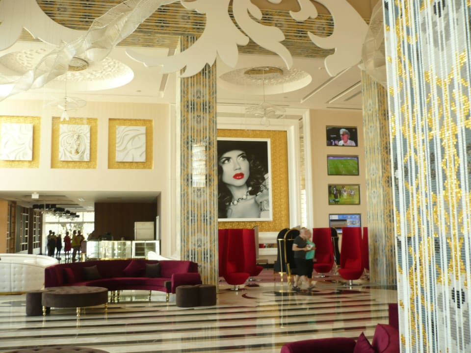 Lobby Azura Deluxe Resort & Spa Hotel