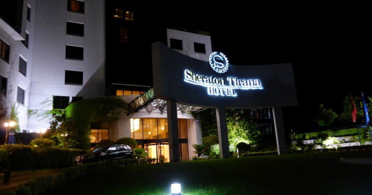 By night Mak Albania Hotel