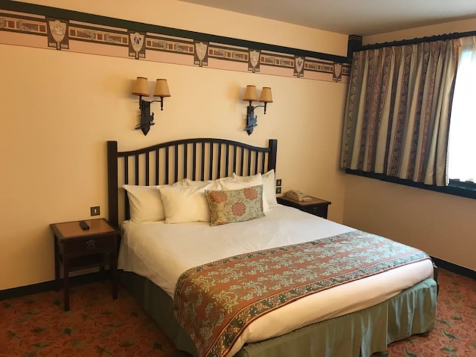 Zimmer Disney's Sequoia Lodge