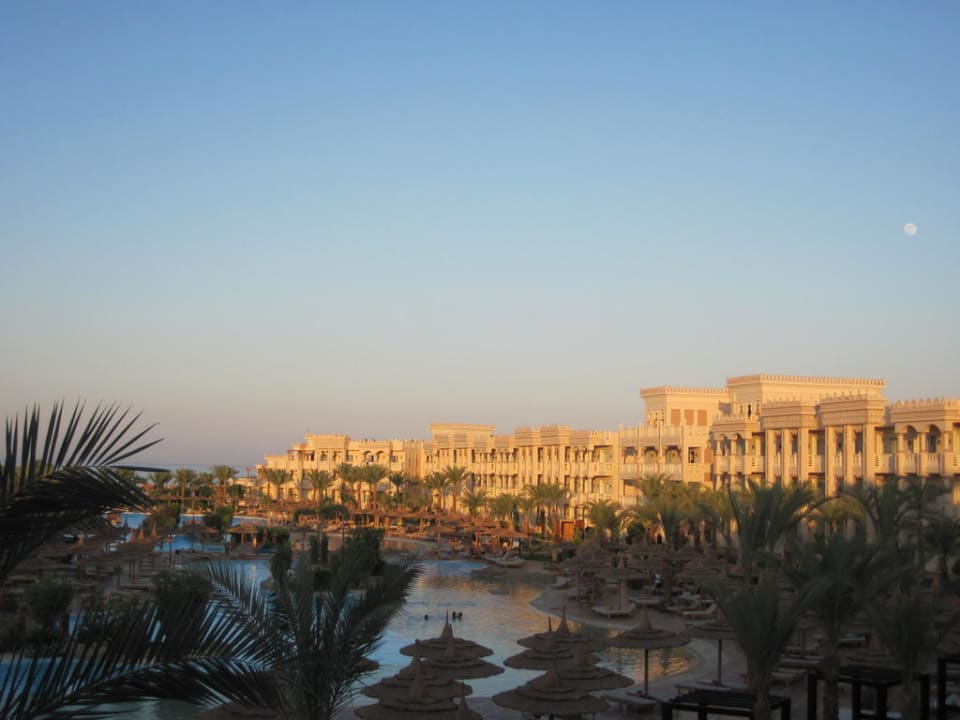 Sundown mit Vollmond Pickalbatros Palace Resort