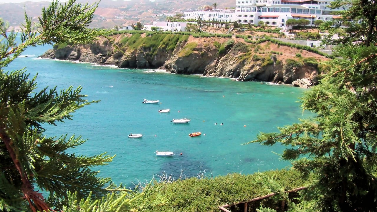 Blick von oben runter zum Strand Seaside A Lifestyle Resort