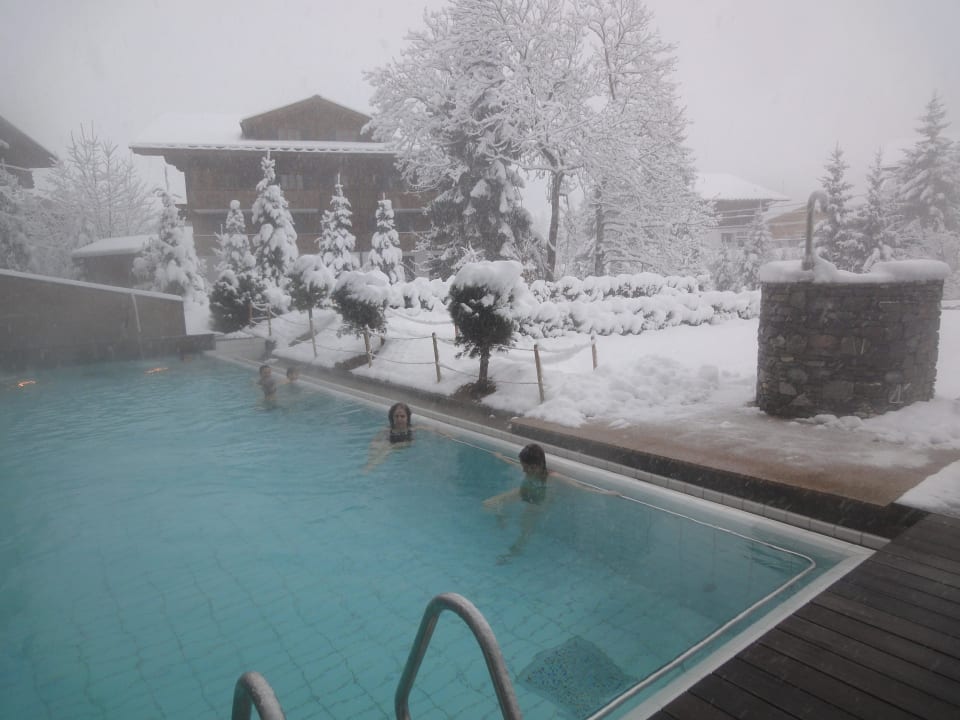 Piscine exterieure d'eau salée Ermitage Wellness- & Spa-Hotel