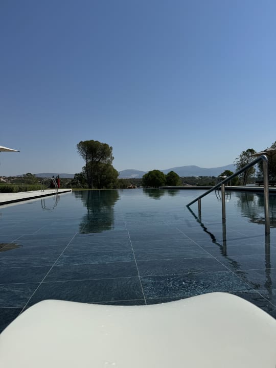 Pool Anda Barut Collection