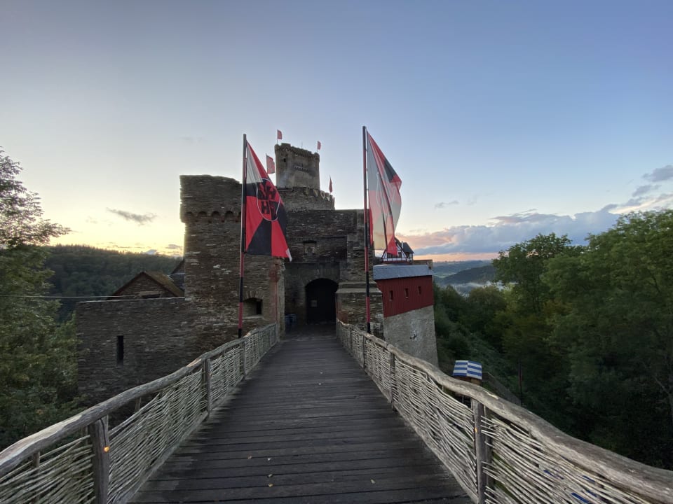 Außenansicht Burghotel Ehrenburg