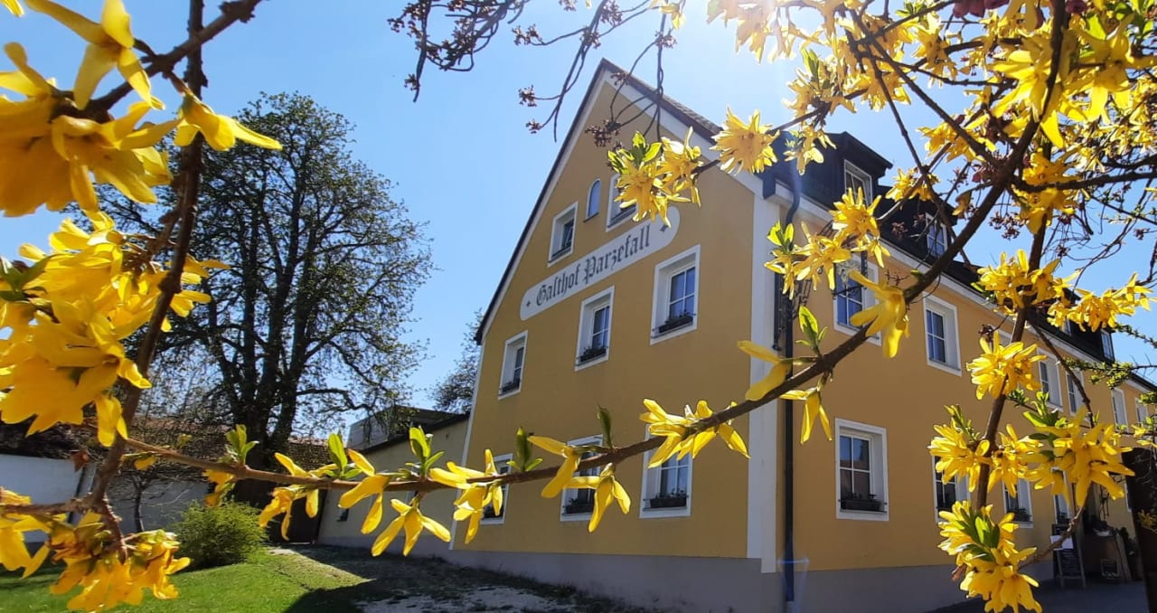 Außenansicht Gasthof Parzefall