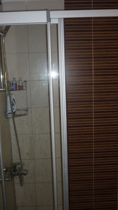 Dusche Zimmer 811 Hotel Sirma