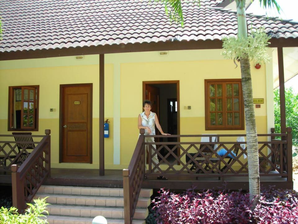 Bungalow Hotel Beringgis Beach Resort