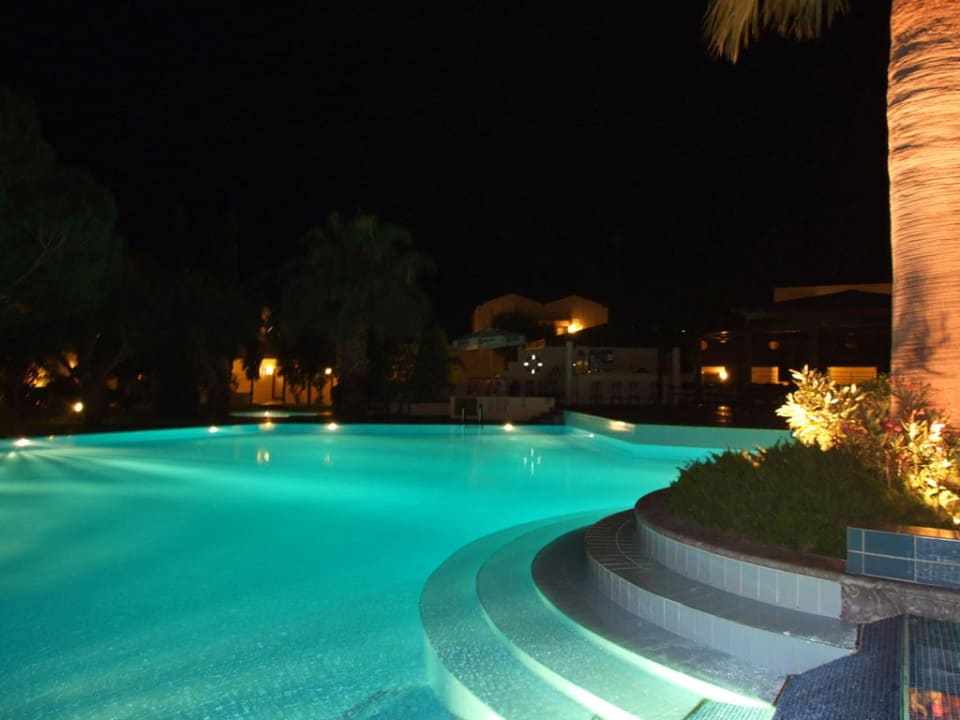 Basen przy lobby bar  Phãea Cretan Malia