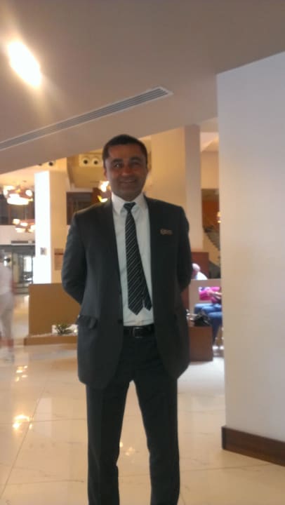 Abdullah...stets alles im Blick! Danke! Limak Lara Deluxe Hotel & Resort