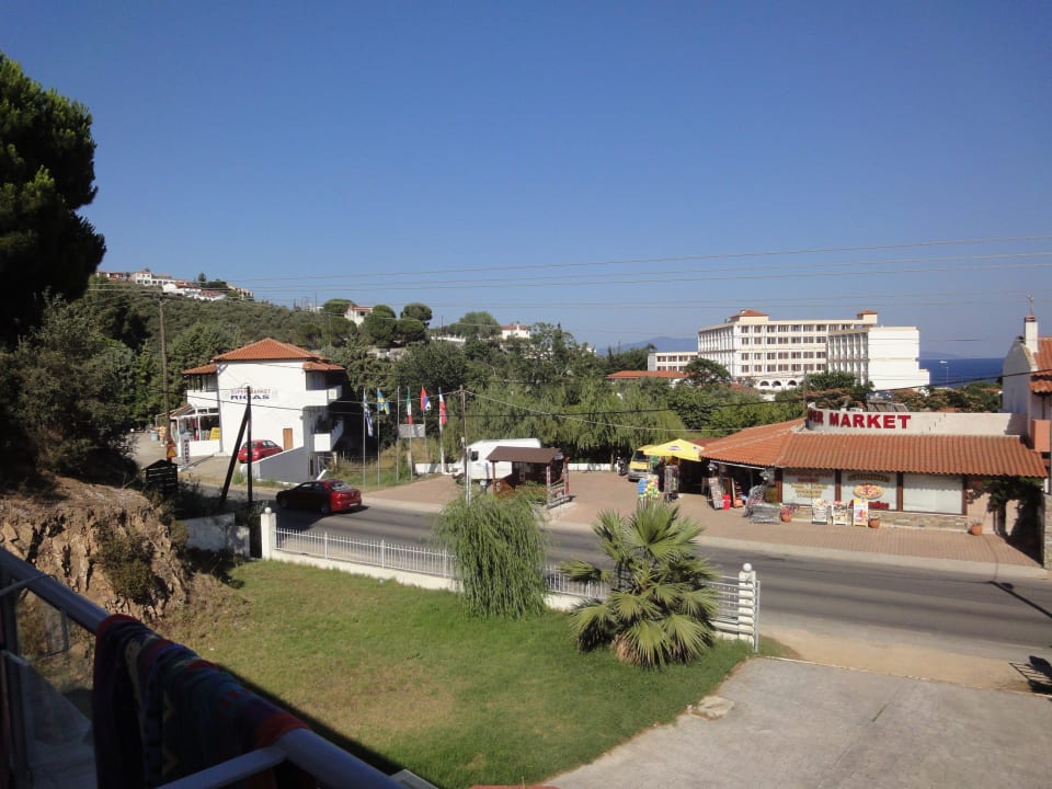 Widok z tarasu na pierwszym piętrze Hotel Belvedere