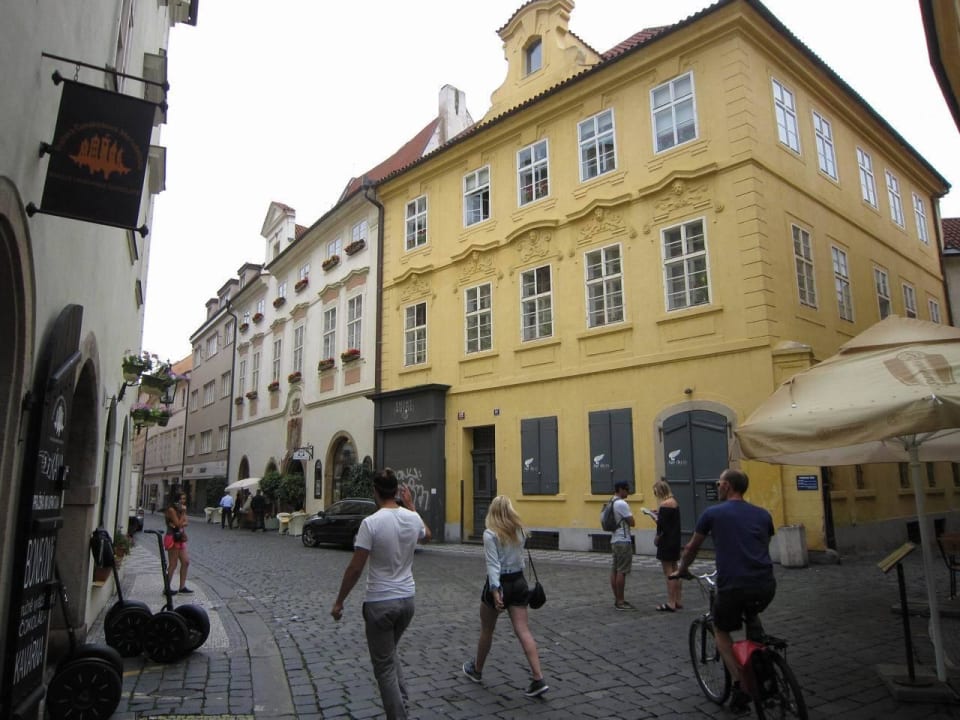 Street view Hotel Iron Gate