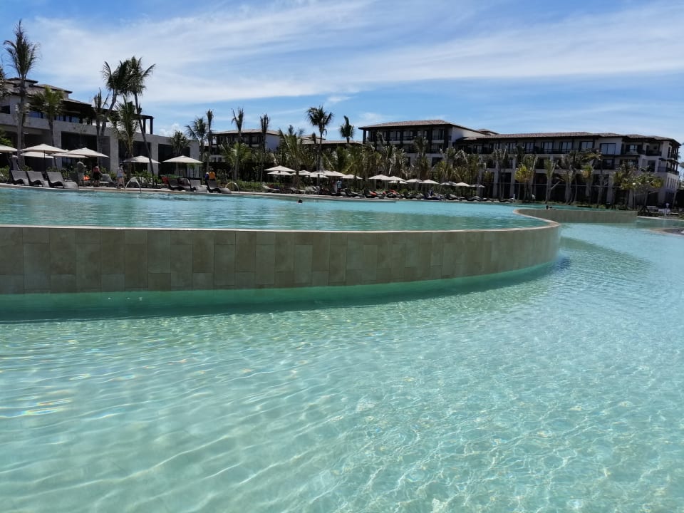 Pool Lopesan Costa Bávaro Resort, Spa & Casino