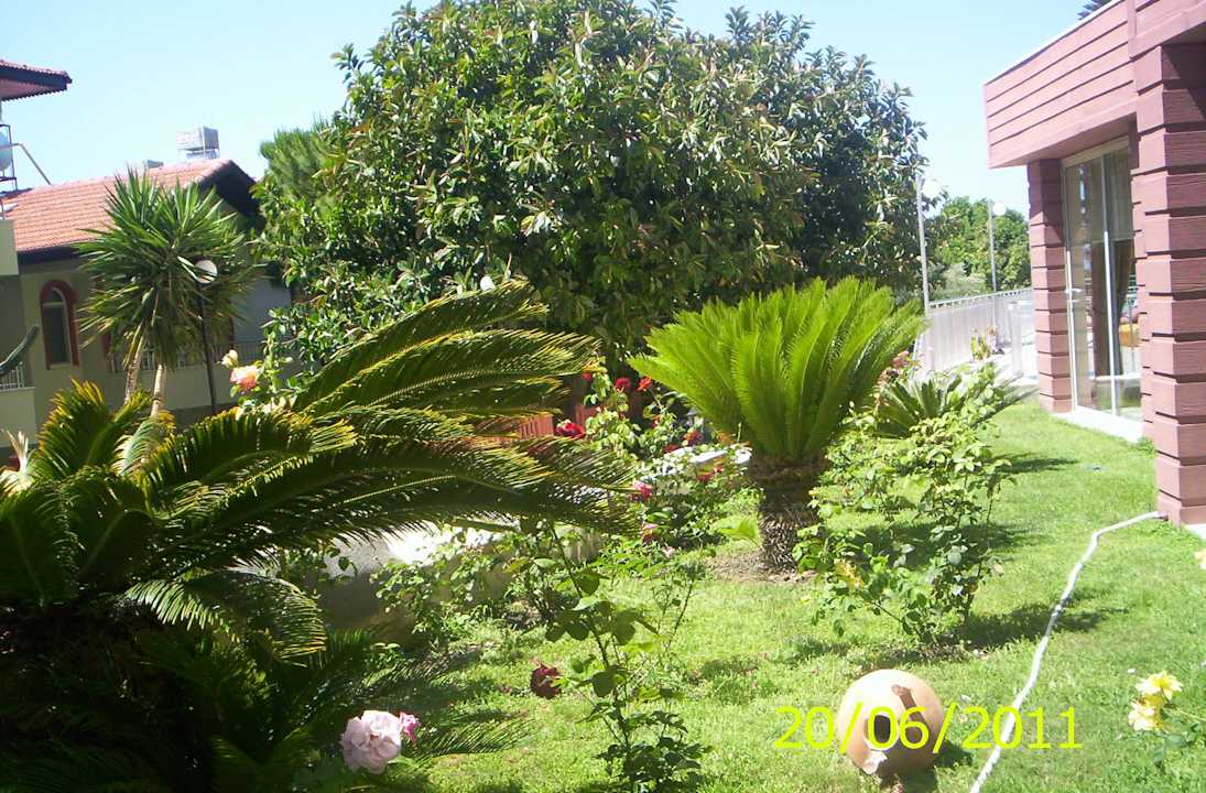 Vor dem Hotel Hotel Sirma